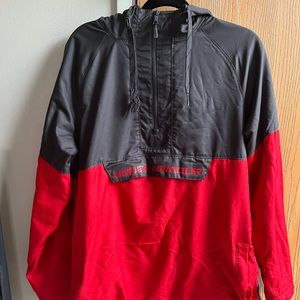 Under armor thermal hoodie quarter zip. Great for snowboarding and skiing!